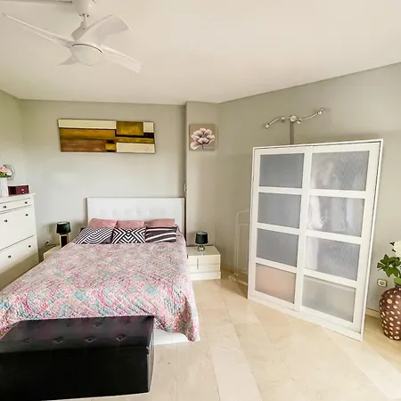 Modern Apartment With Terrace - 2 Min From The Beach Estepona Exterior photo