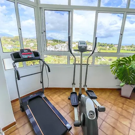 Modern Apartment With Terrace - 2 Min From The Beach Estepona Exterior photo
